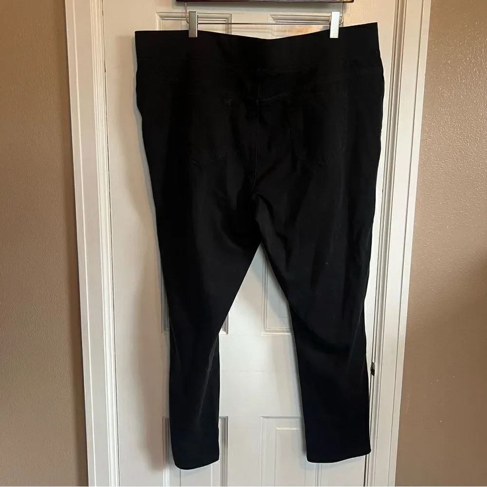 Faded Glory Black Capri Pants with High-Rise Waistband